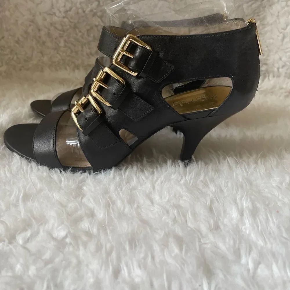 Michael Kors leather Black straps sandals adjustable side buckles SZ10M
